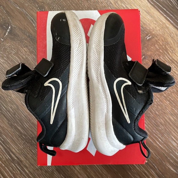 Nike toddler sneakers - Picture 4 of 6